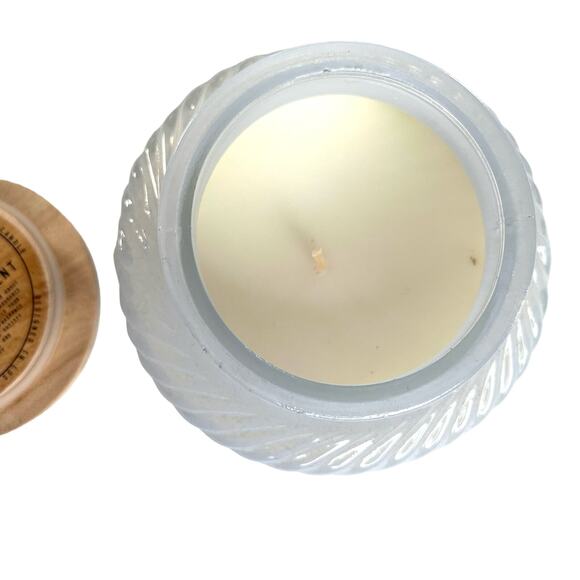 Scented candle in glass jar with wooden lid - Picture 4 of 4